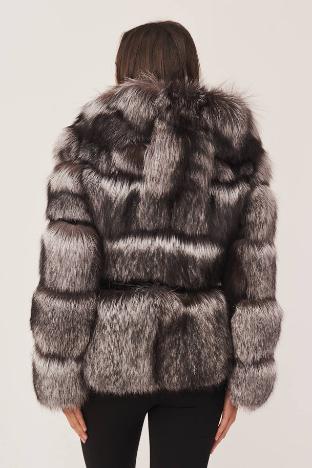 MANTEAU EN FOURRURE DE RENARD ARGENTÉ