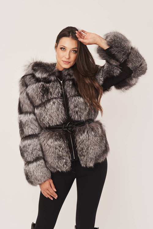 MANTEAU EN FOURRURE DE RENARD ARGENTÉ
