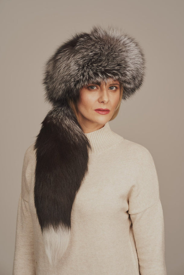 CHAPEAU EN FOURRURE DE RENARD ARGENTÉ